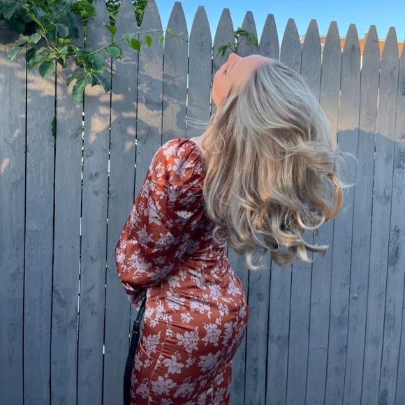 Rust Puff Sleeve Ruched Detail Frill Hem Midi Dress - Picture 5 of 6